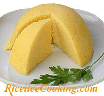 Zuccotto di polenta e salsiccia